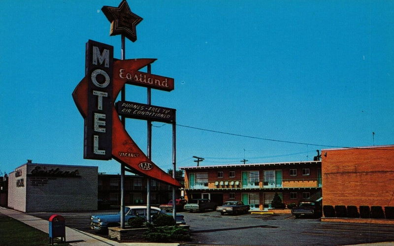 Eastland Motel - Vintage Postcard (newer photo)
